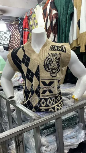 Photo - Harnlio Sweater