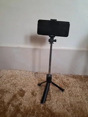 Portable Extendable Selfie Stick Tripod .