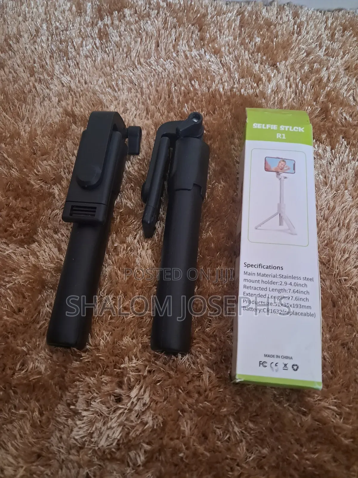 Portable Extendable Selfie Stick Tripod .