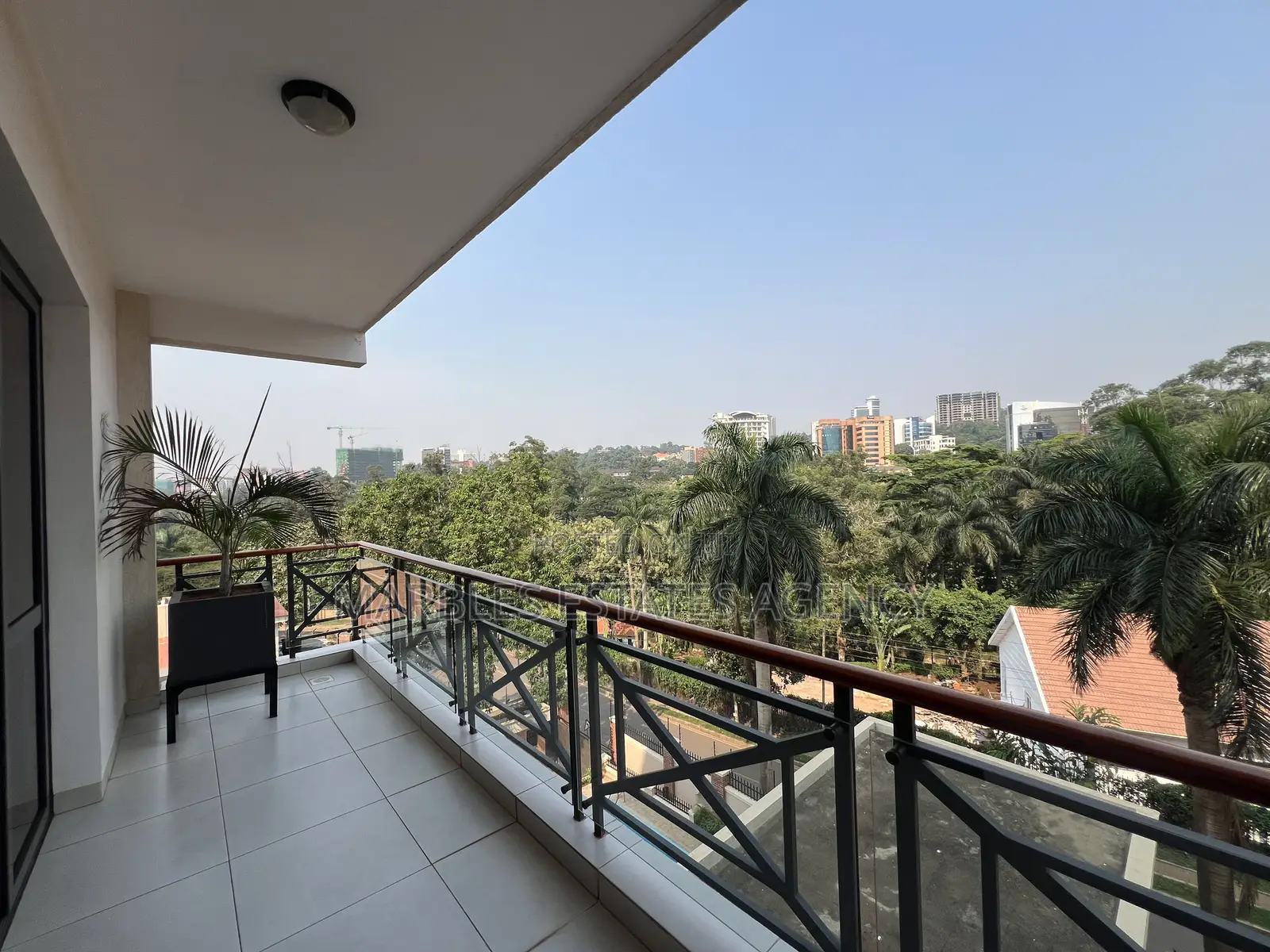 Furnished 4bdrm Apartment in Kololo, Central Division for rent