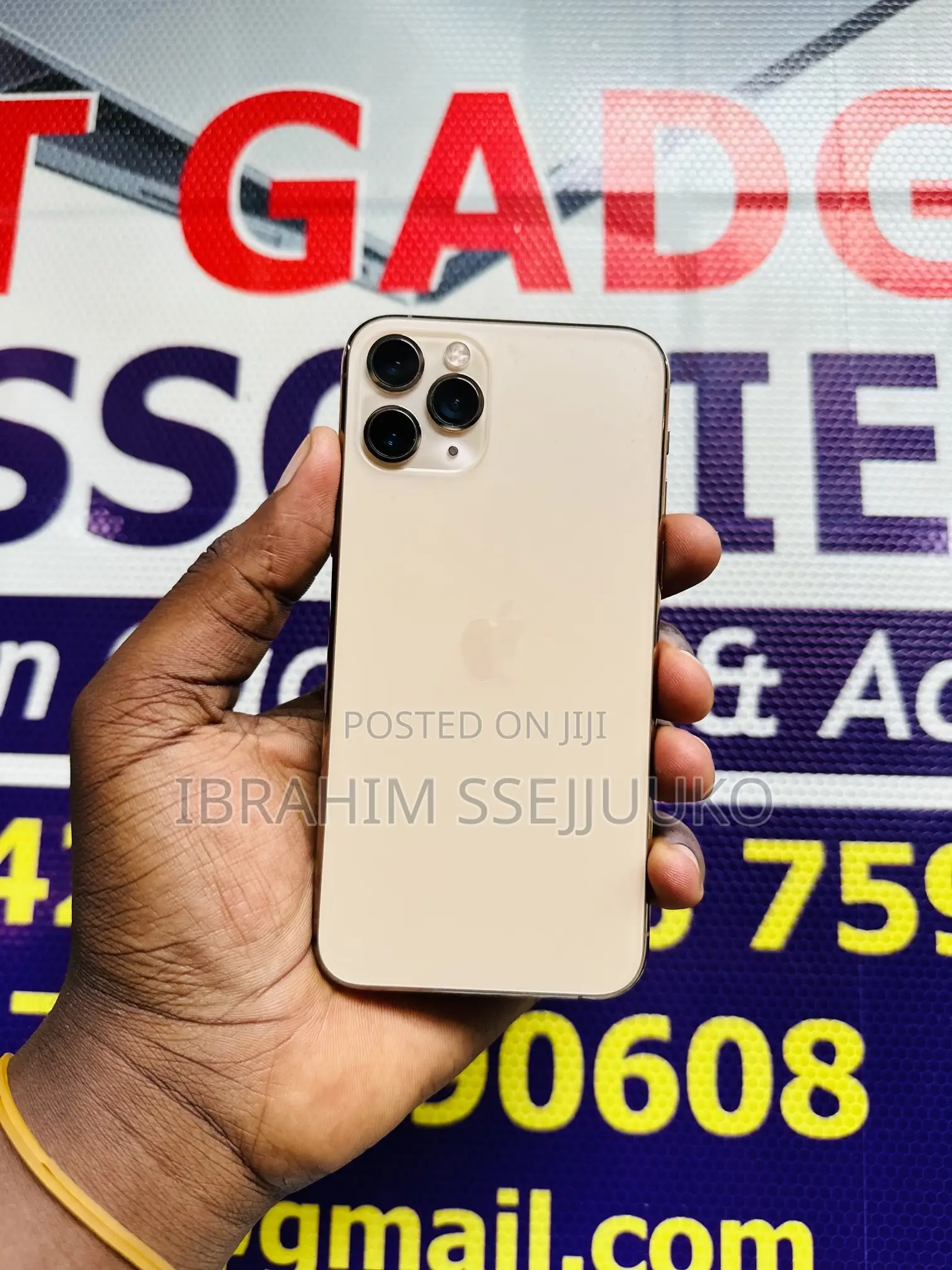Apple iPhone 11 Pro Max 64 GB Gold