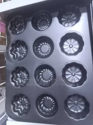 Photo - Plastic Cupcake Molds Set