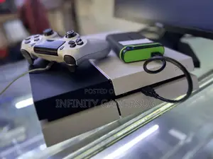 Chipped Ps4 With 20 Games