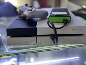 Chipped Ps4 With 20 Games