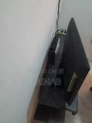 32 Inches JVC Tv