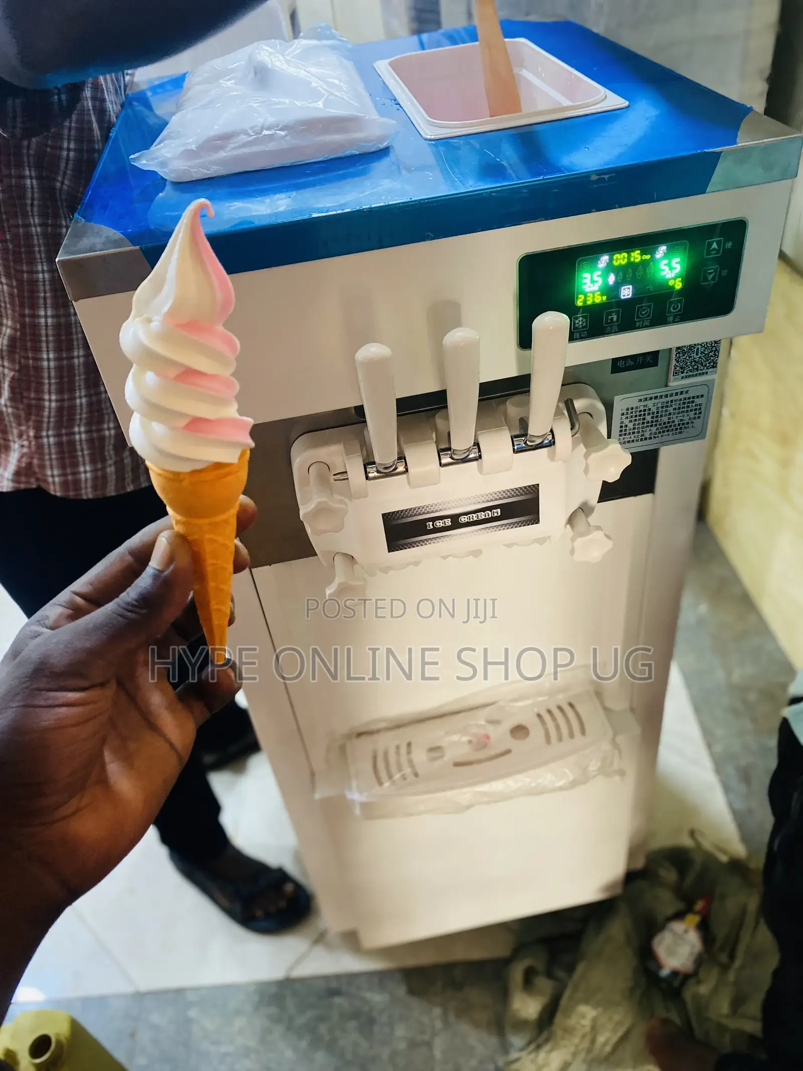 White Original Brandnew Icecream Machine