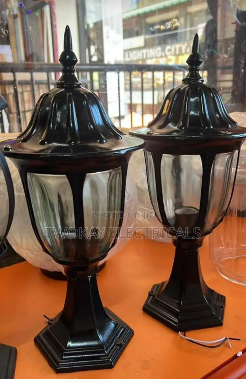 One Glass Gate Light