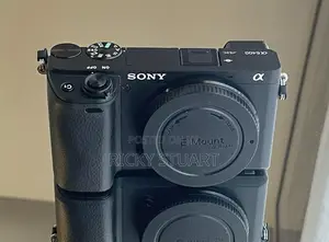 Sony A6400 Mirrorless Camera WTH 16-50mm Lens 24.2mp