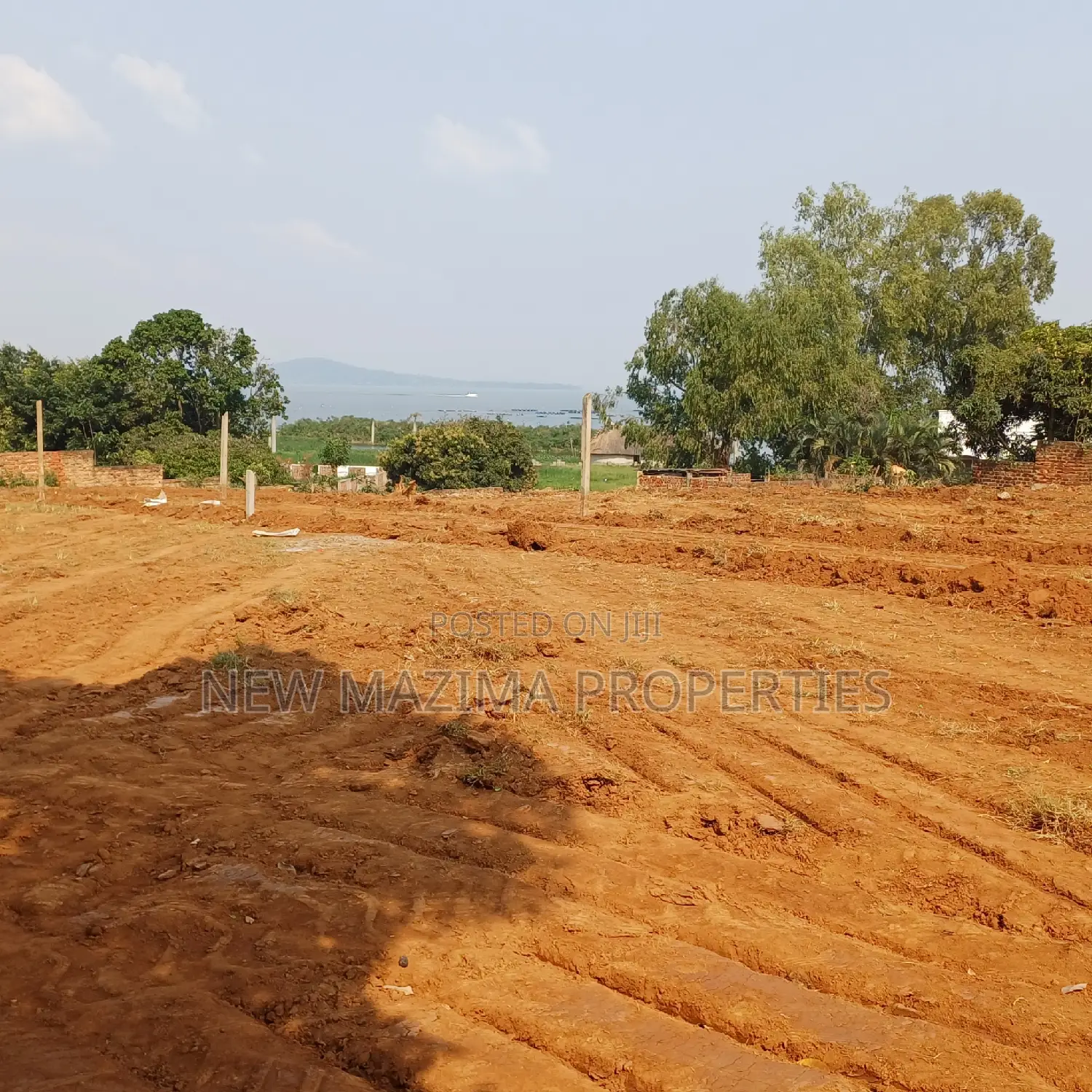 Prime Plot With Clear Lake View on Sale Just After Munyonyo