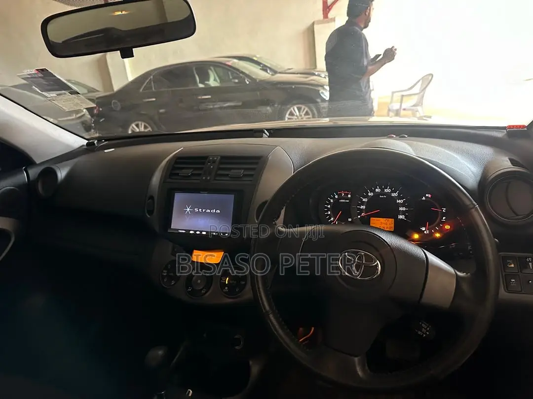 Toyota Vanguard 2010 Gray