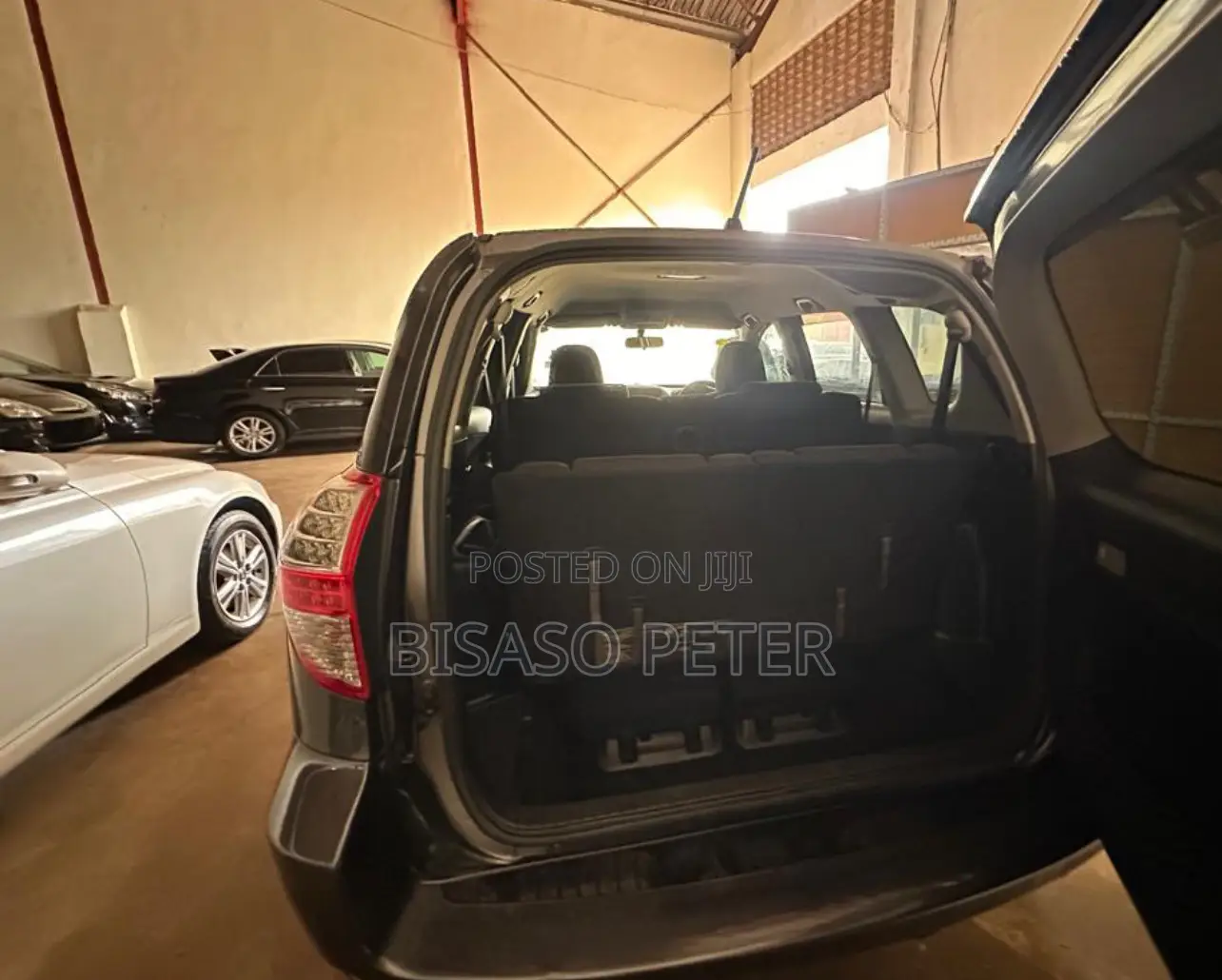 Toyota Vanguard 2010 Gray