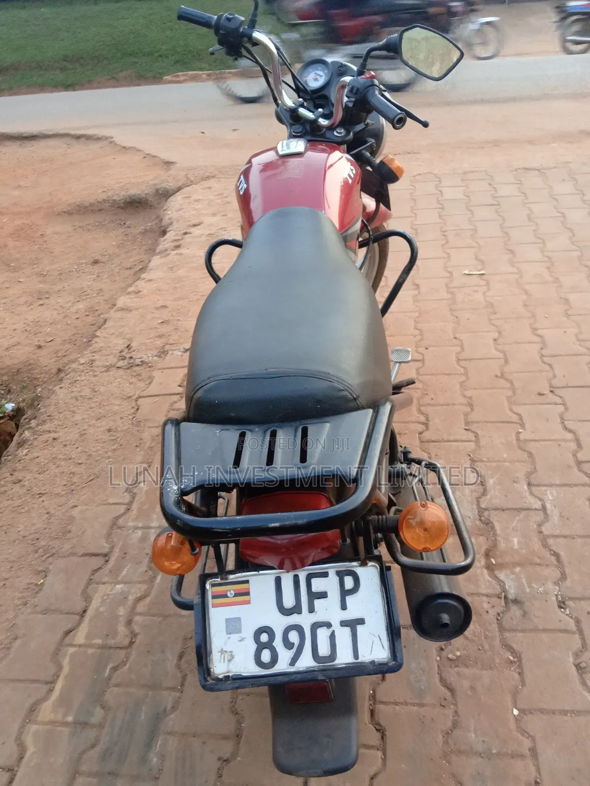 TVS HLX 125 2023 Red