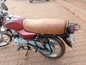 Bajaj Boxer 100 2023 Red