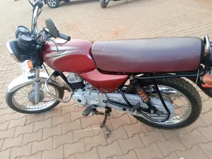 Bajaj Boxer 2023 Red