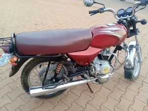 Bajaj Boxer 2023 Red