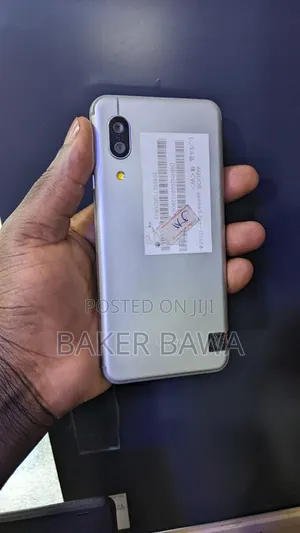 New Sharp Aquos Sense 3 SHV45 64 GB White