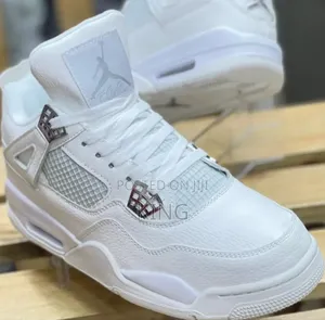 Air Jordan 4 Retro Mid Pure Money