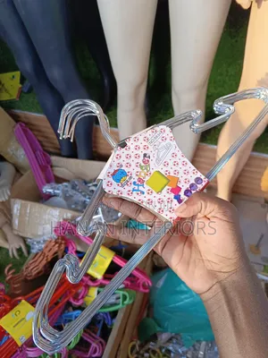 12pc Metallic Hangers