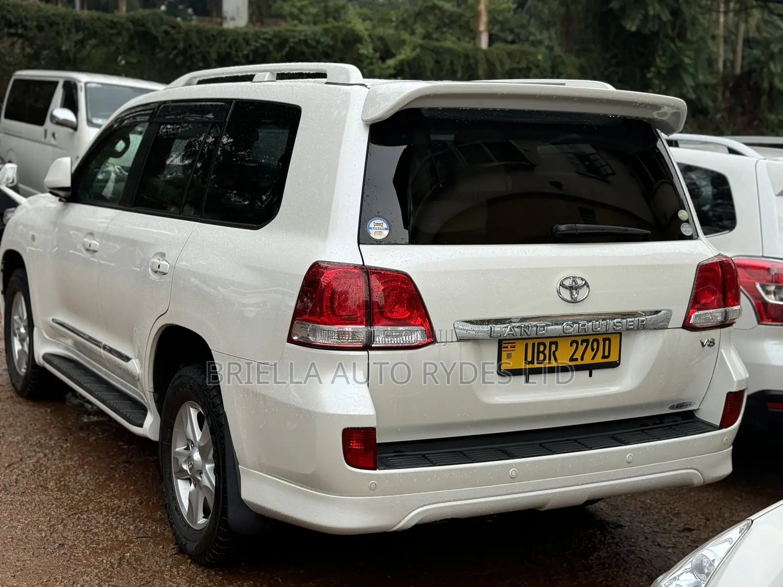 Toyota Land Cruiser Prado 2010 White