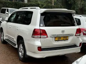 Toyota Land Cruiser Prado 2010 White