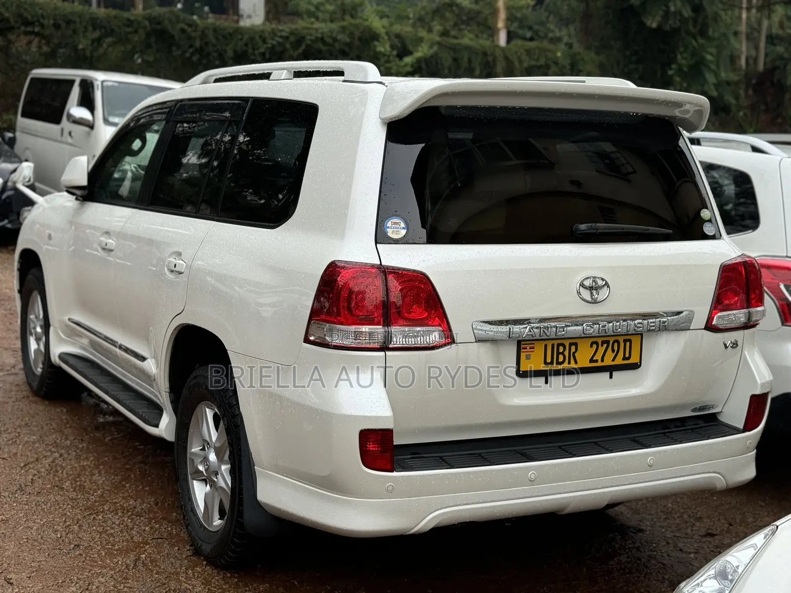 Toyota Land Cruiser Prado 2010 White
