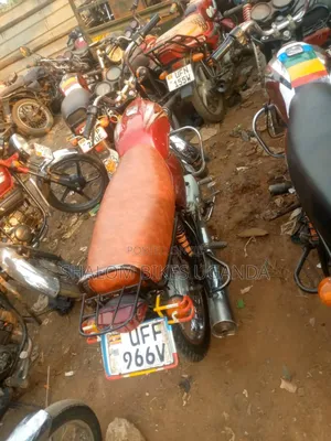 Bajaj Boxer 100 2020 Red