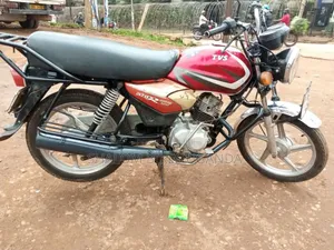 TVS HLX 125 2019 Red