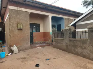 4bdrm House in Nsambya Town, Division A for sale