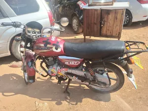 Bajaj Boxer 150 UG 2018 Red