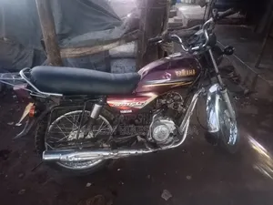 Yamaha Crux 2016 Brown