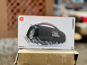Photo - JBL Boombox 3