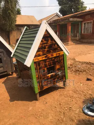 Photo - Green and White Dog House