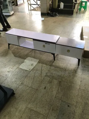 MOODEERN Tv Stand