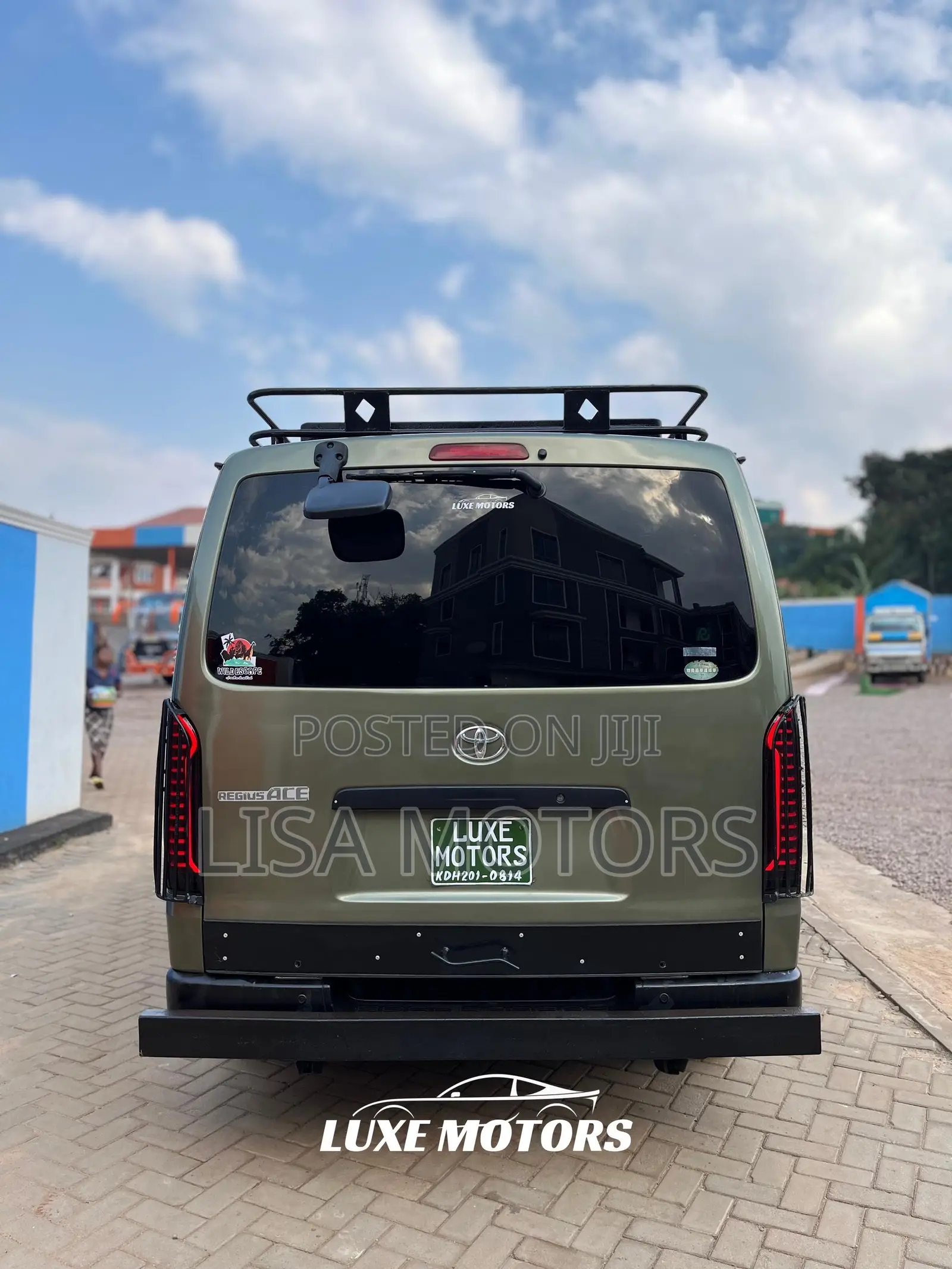 Toyota HiAce SV Premium 2013 Beige