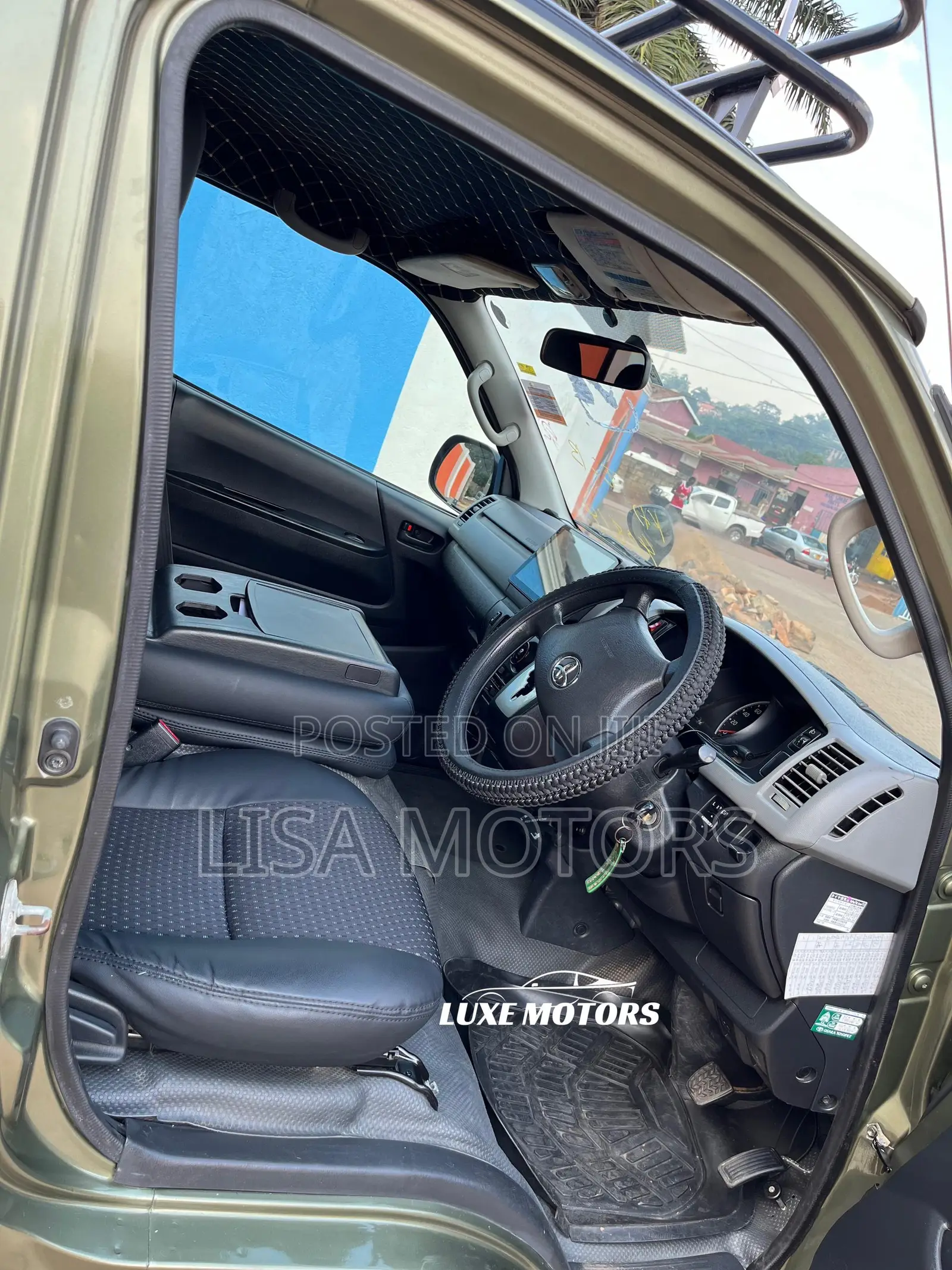 Toyota HiAce SV Premium 2013 Beige