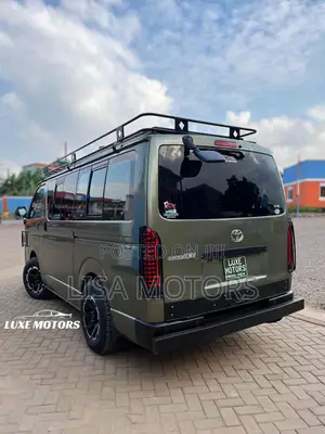 Toyota HiAce SV Premium 2013 Beige