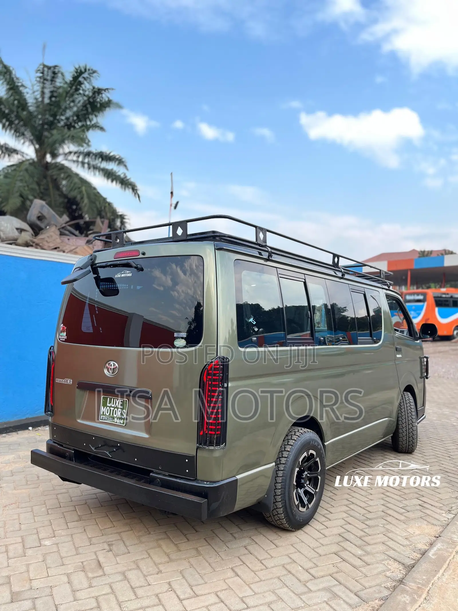 Toyota HiAce SV Premium 2013 Beige