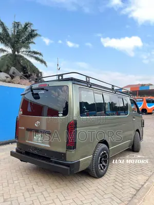 Toyota HiAce SV Premium 2013 Beige
