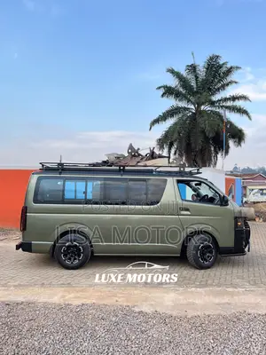 Toyota HiAce SV Premium 2013 Beige