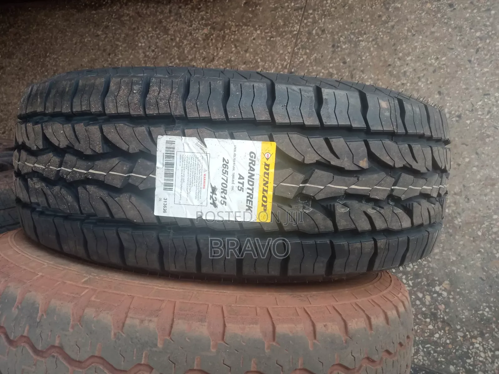 265/70r15 Dunlop for Hilux.