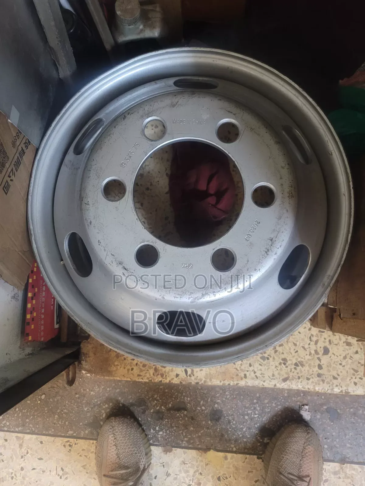 19.5 Tubless Rims for Fuso.