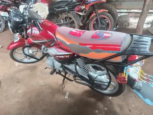 TVS HLX 125 2022 Red