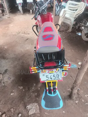 TVS HLX 125 2022 Red