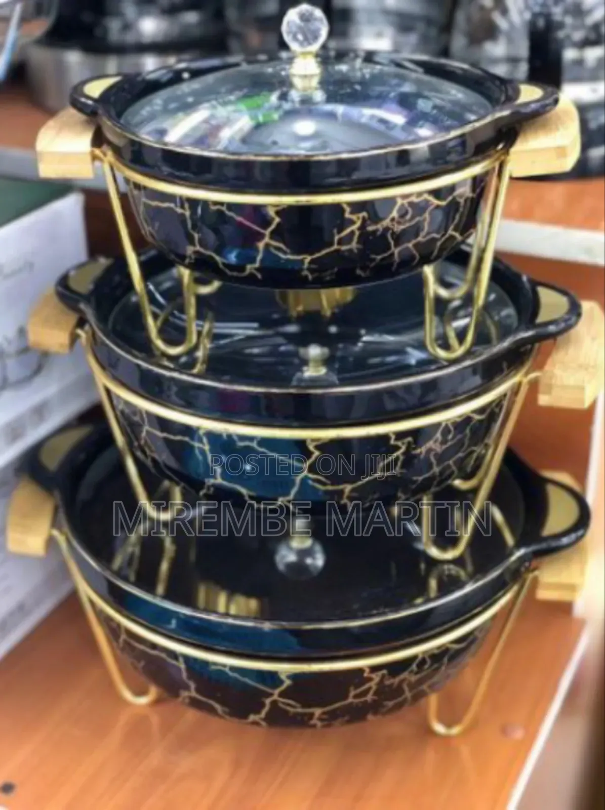 Round Serving Dishes