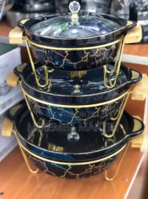 Round Serving Dishes