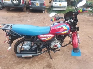 Bajaj Boxer 125 2023 Red