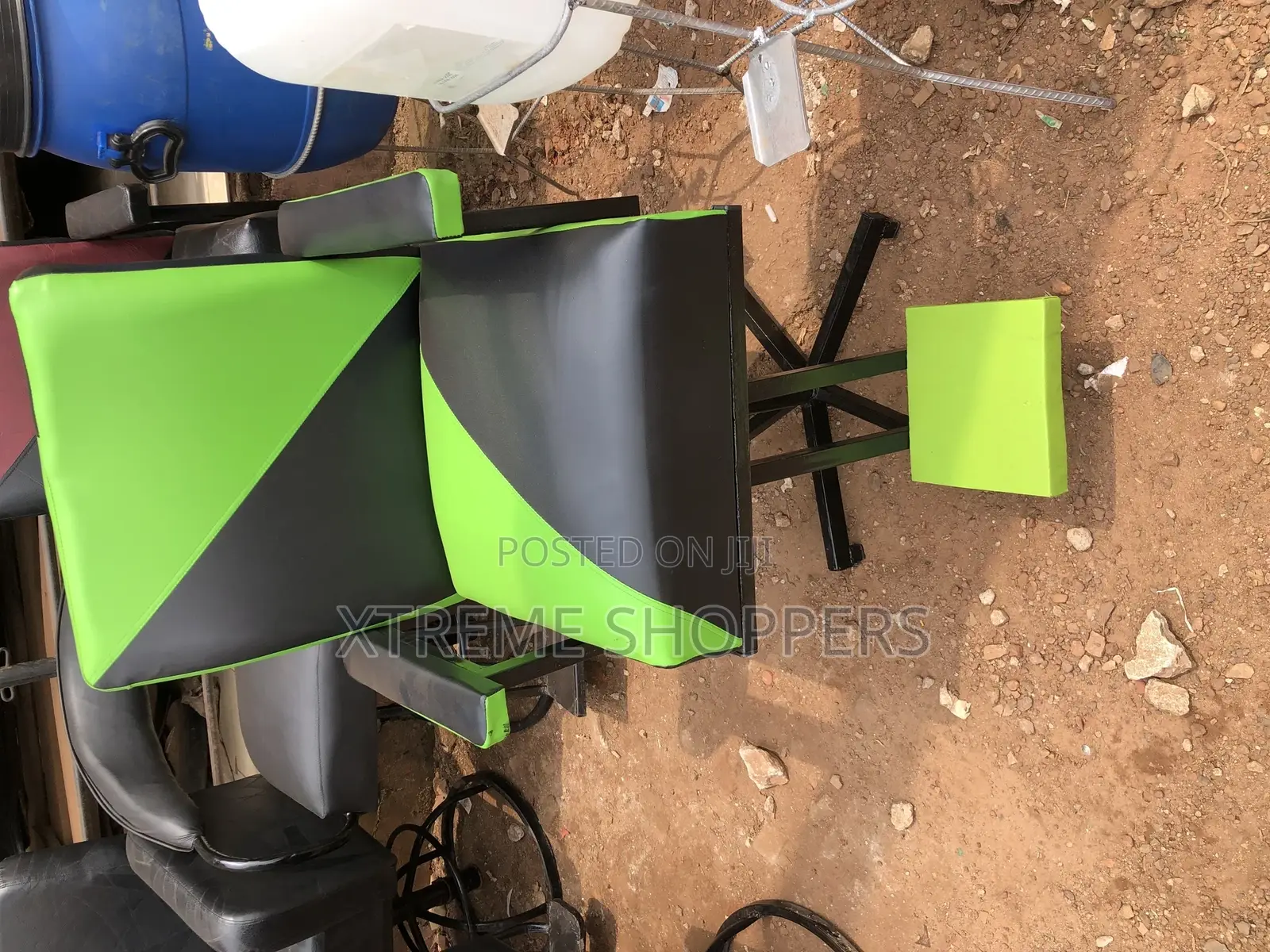 Barber Chair / Saloon Chair 01