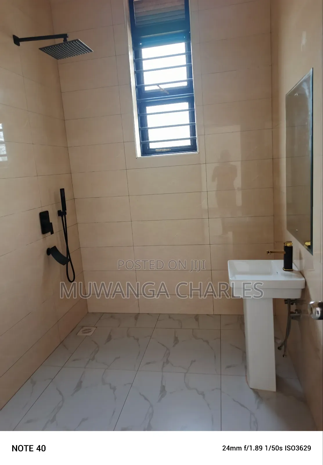 5bdrm Duplex in Fs Properties Ltd, Wakiso / Wakiso for sale