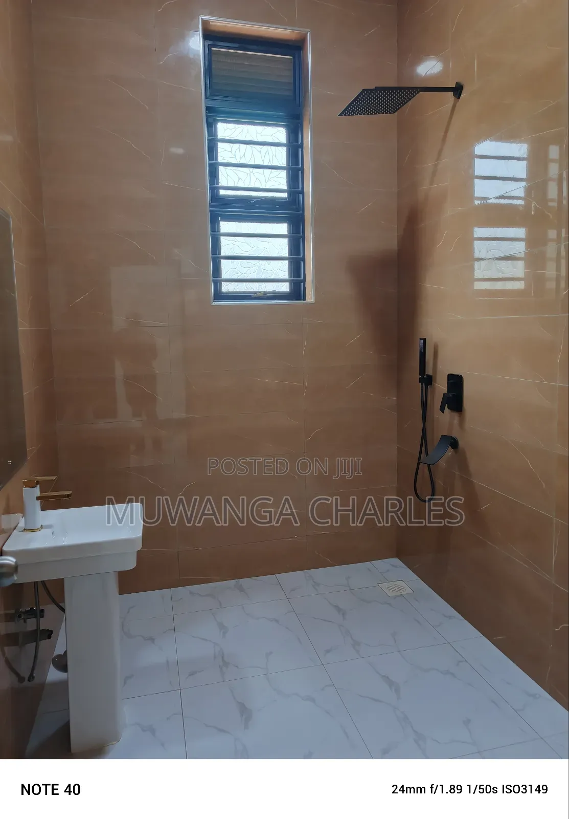 5bdrm Duplex in Fs Properties Ltd, Wakiso / Wakiso for sale