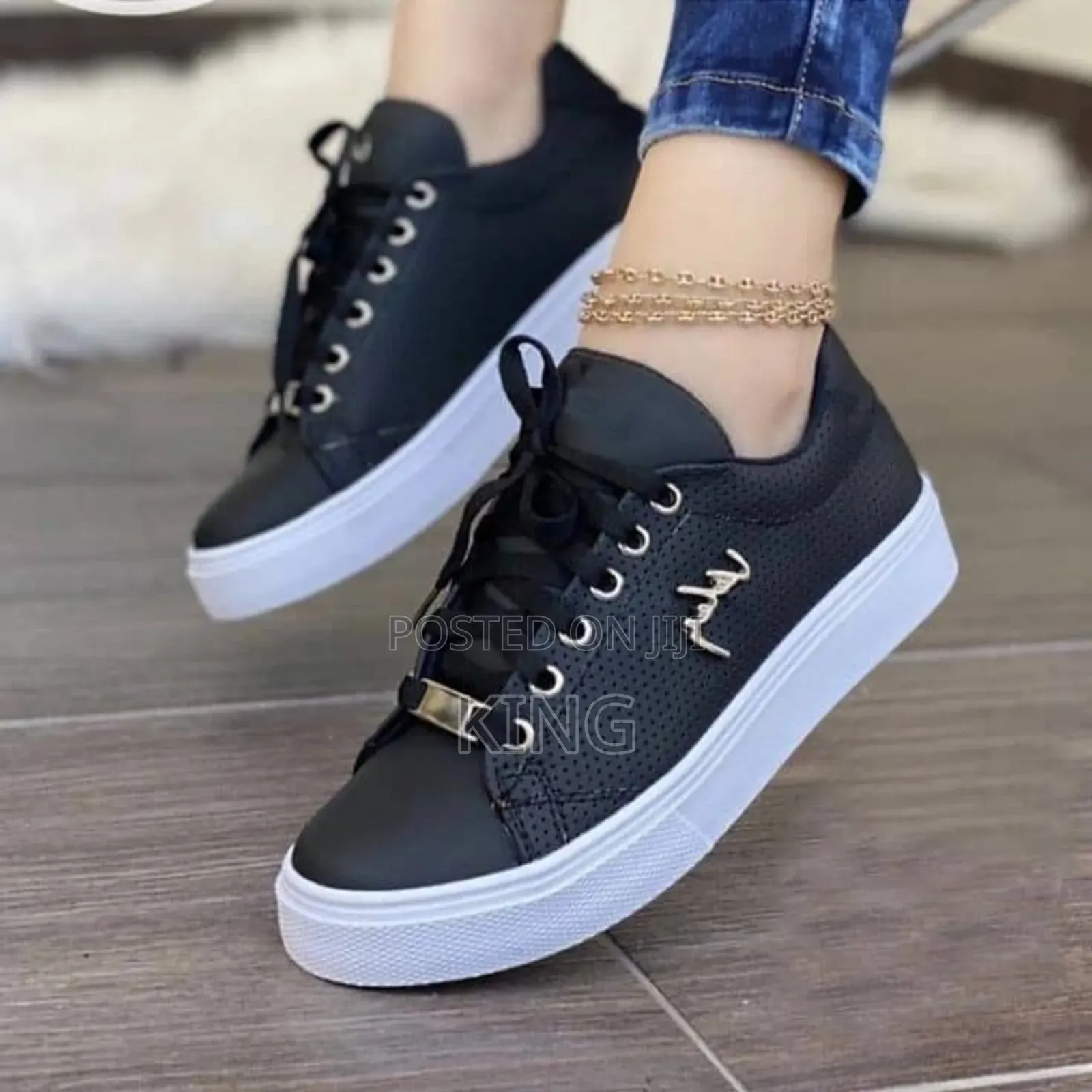 Womens Sneakers. Low Top